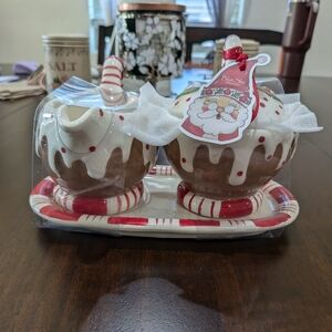 Christmas cream and sugar bowls